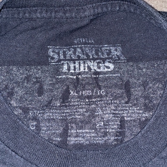 Men’s XL Stranger Things black t-shirt - Picture 5 of 5
